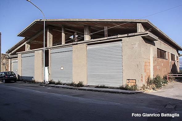 Edificio da abbattere via Don Blasco 20120809 MG 1657