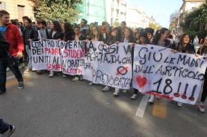 Manifestazione di studenti per il diritto allo studio e al lavoro (Foto Paolo Furrer) 