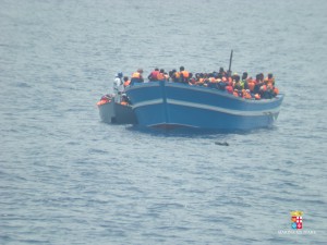 SAR - Nave Driade - 6 giu 2015 migranti (3)