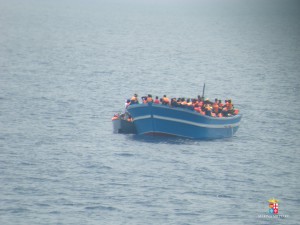 SAR - Nave Driade - 6 giu 2015 migranti (4)