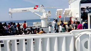 nave Diciotti_Guardia Costiera migranti (1)