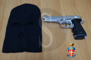 rapina pistola passamontagna carabinieri
