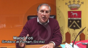 Le Iene in Sicilia, svendita demanio pubblico, sindaco Mario Foti