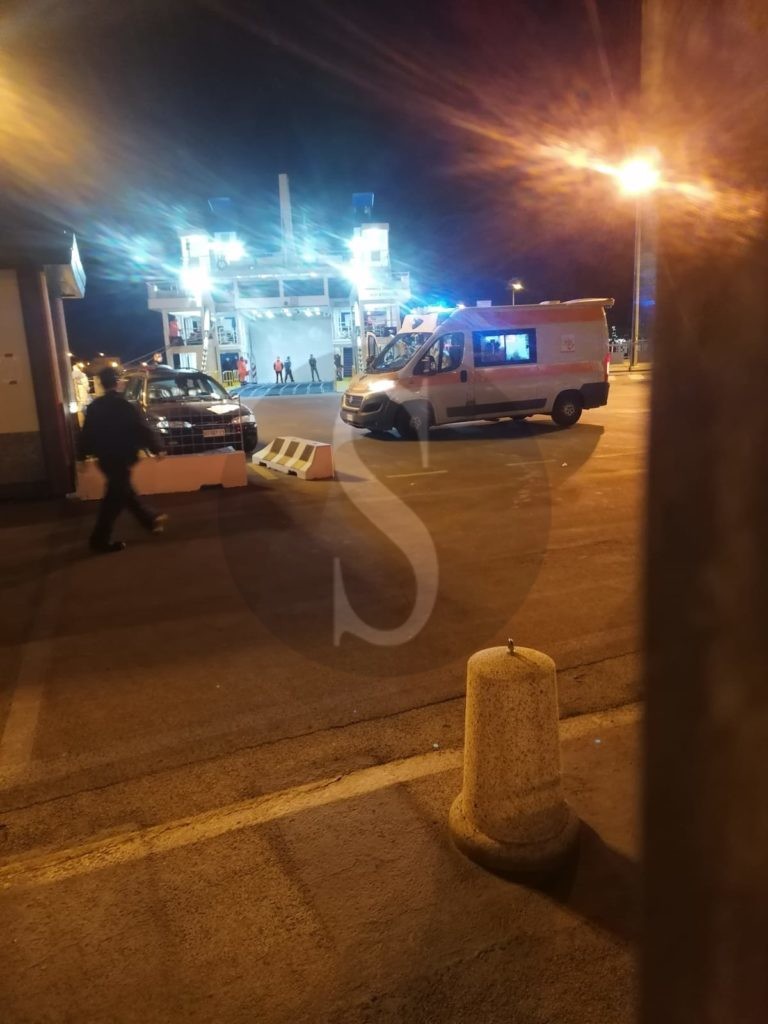 Milazzo porto notte ambulanza 2 Sicilians